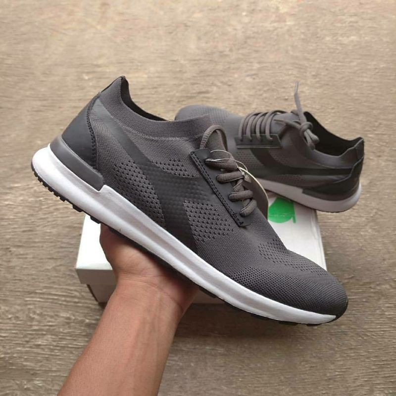 Sepatu Pria Diadora Leranzo