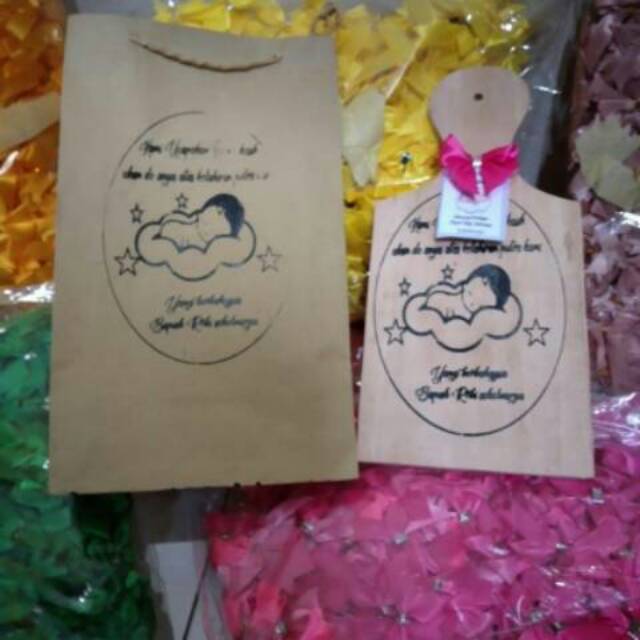 

SOUVENIR TASYAKURAN HEMAT TELENAN PAPERBAG(100)PCS