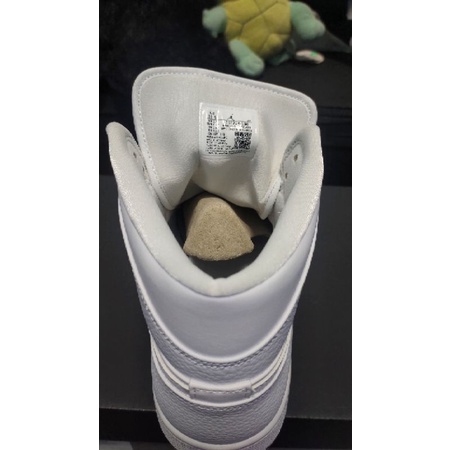 NIKE
Nike Air Jordan 1 Mid Triple White

