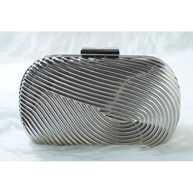 clutch metal besi stanless steel kaku keras hard clutch metalic metalik silver chrome reebok zpump