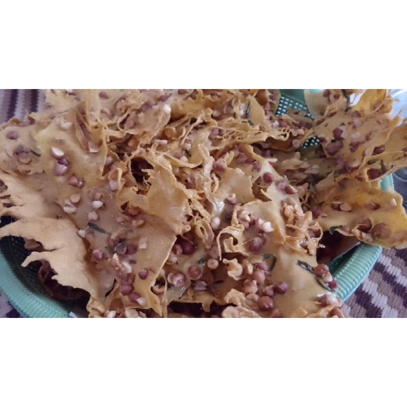 

Peyek kacang tanah/rebon