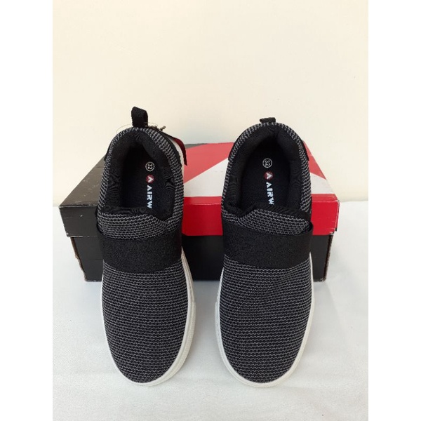 Sepatu Anak laki-laki  airwalk ori size 32