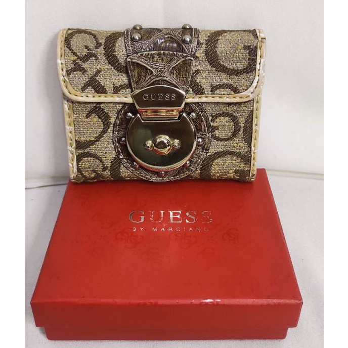 Preloved dompet lipat Guess original