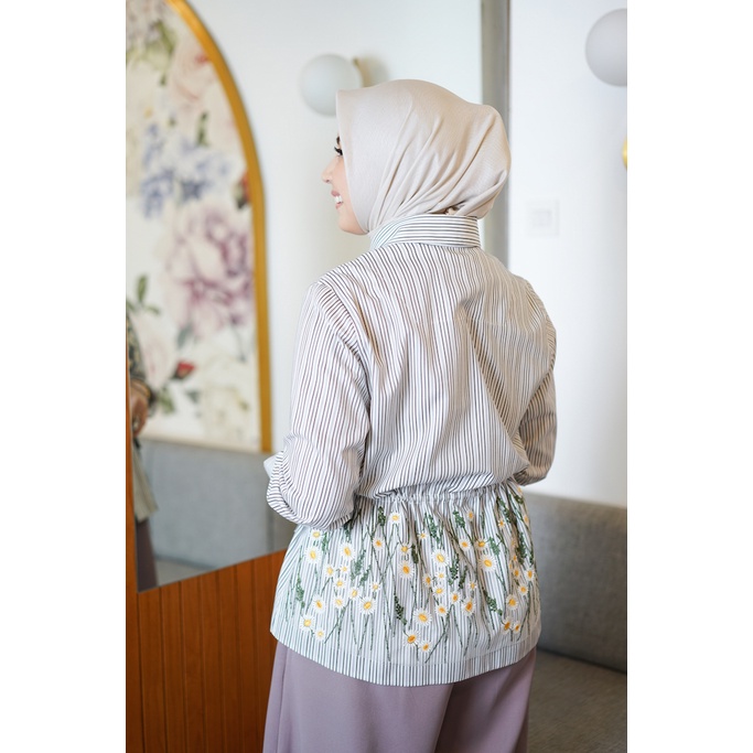 GREY DAISY POCKET GATHER BELT SHIRT - ARTKEA