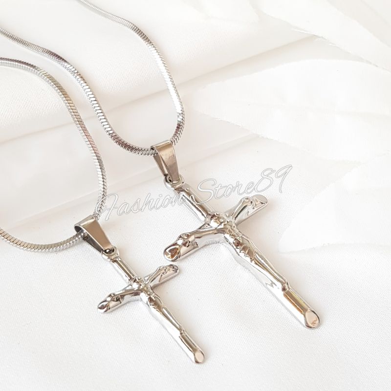 New Kalung Salib Jesus Bahan Titanium Gold Silver Antikarat Premium kalung salib Pria Wanita bestseller