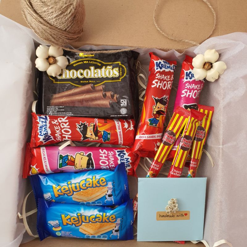 

HAMPERS SNACK WISUDA | KADO HAMPERS | HADIAH WISUDA MURAH