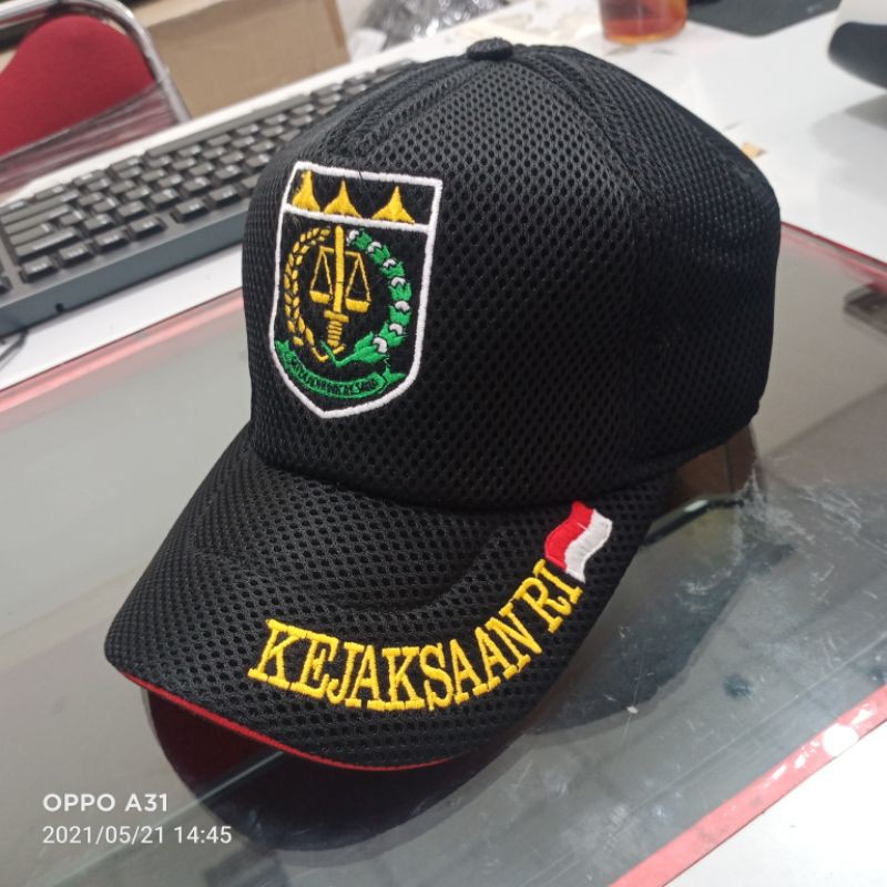 topi jaring Kejaksaan RI