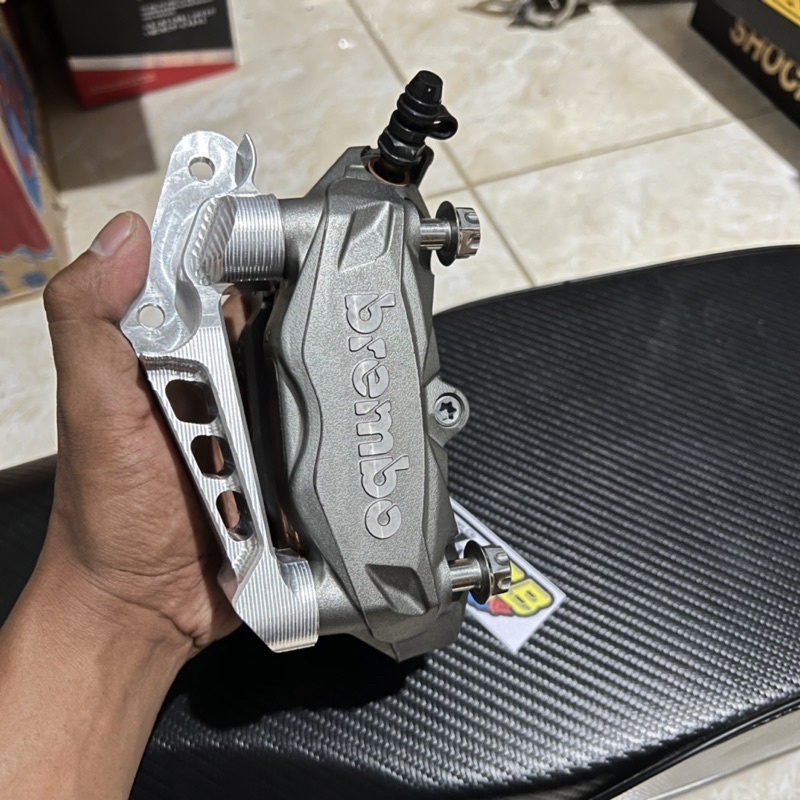 Kaliper brembo M432 kiri copotan set breket pnp skok ninja serpico viktor