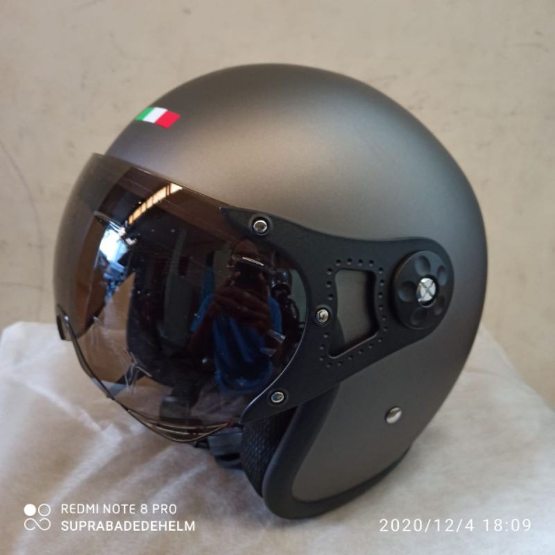 Helm Pilot Italy kece