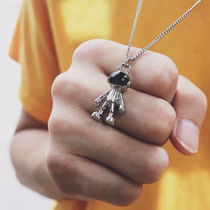 Kalung Rantai Liontin Spaceman Warna Silver Gaya Hip Hop Korea Untuk Pria Dan Wanita