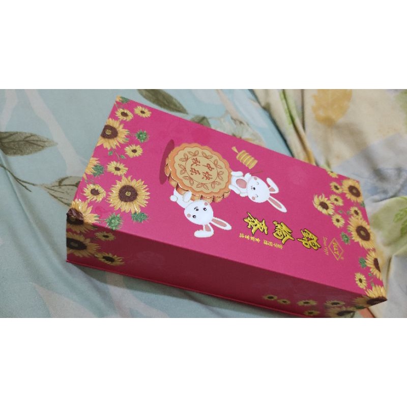 

kam lun tai mooncake KLT Malaysia mooncake isi 2 kombinasi tinggal greentea 2bj