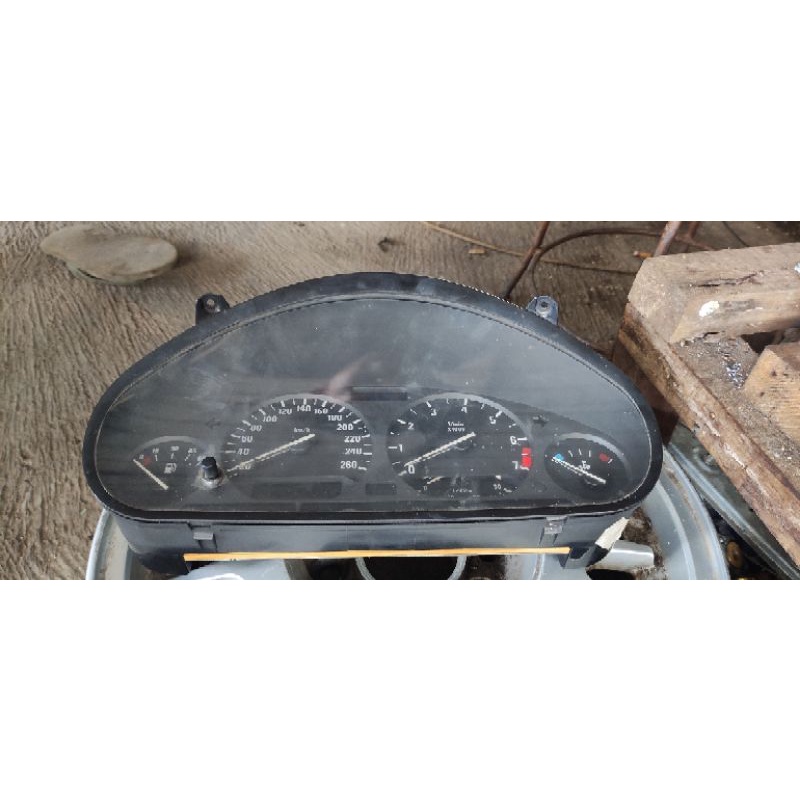 speedometer BMW e36 (260)