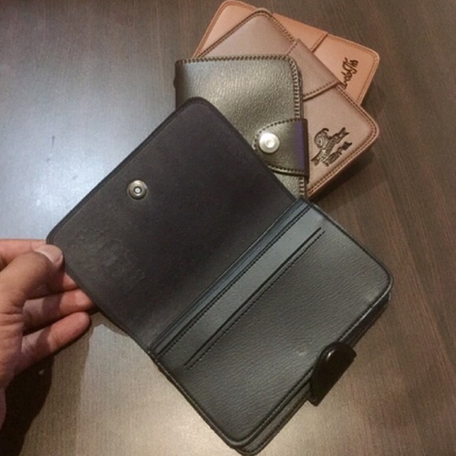 Dompet lipat pria bahan kulit sintetis lokal colombo ukuran tanggung 3/4 #dompet #dompetpria #dompettanggung #dompetcowok