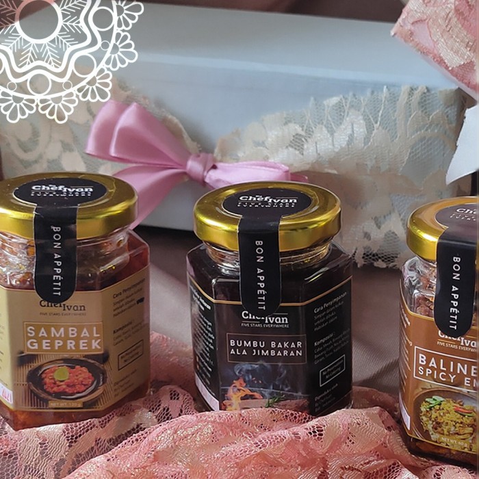 

Hampers Valentine Hadiah Wisuda Kado Ulang Tahun Gift Box Souvenir