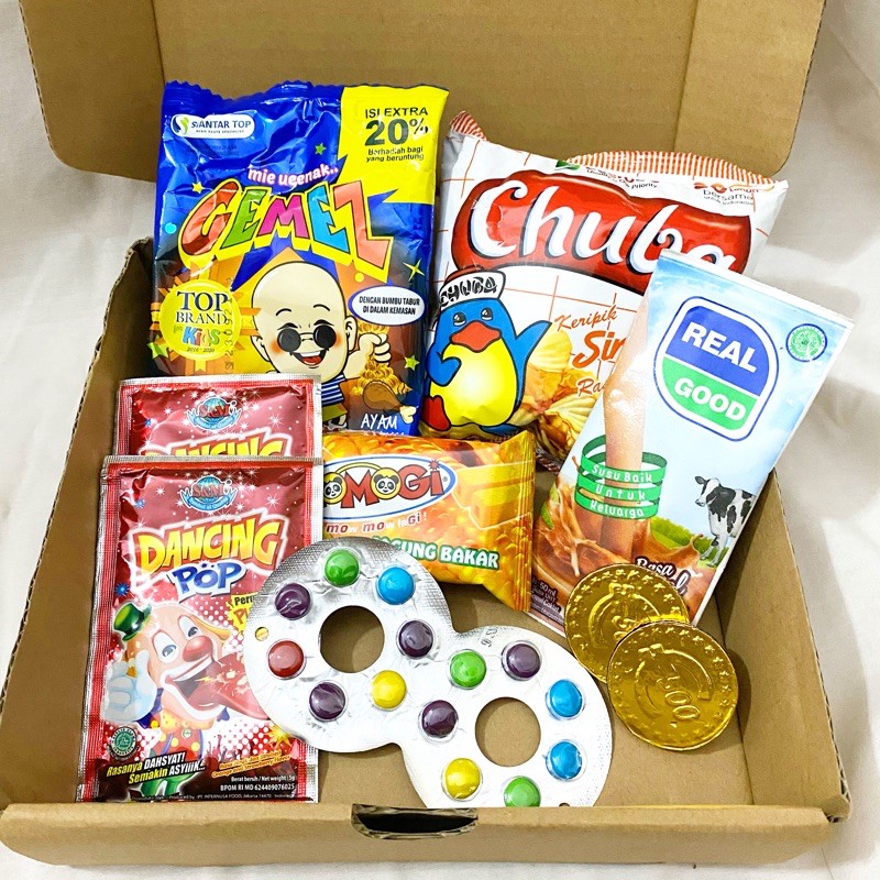 

Paket Murah Meriah/ Jajanan jaman dulu / birthday gift/ hampers jadul / lebaran/ hadiah/ thr/ natal/ valentine