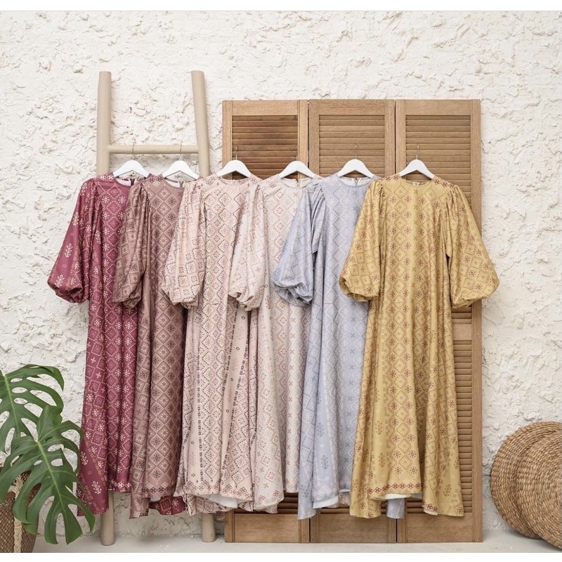 Daphne  Dress by WearingKlamby