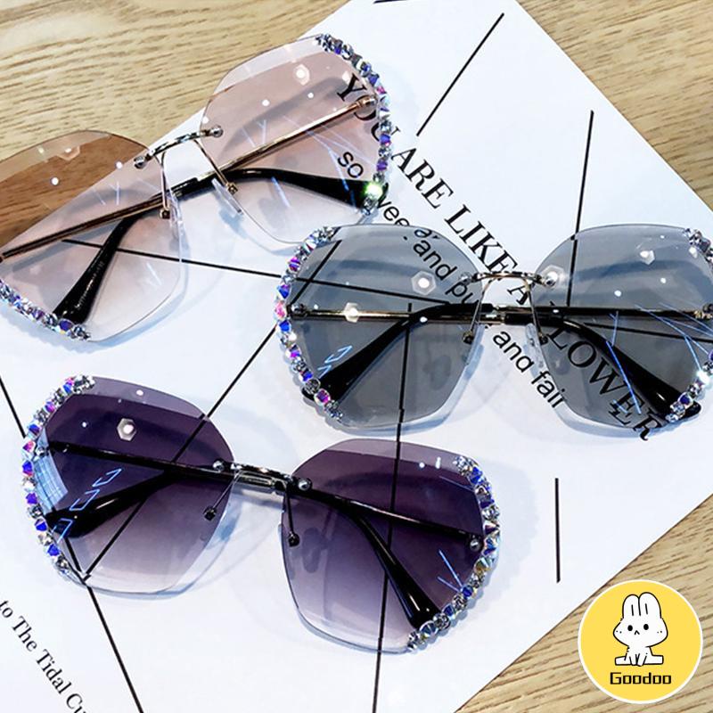 COD Kacamata Hitam Korean Gaya Square Frame Kacamata Wanita Berlian Tanpa Bingkai Kaca Mata Anti Uv400 Sunglasses -Doo