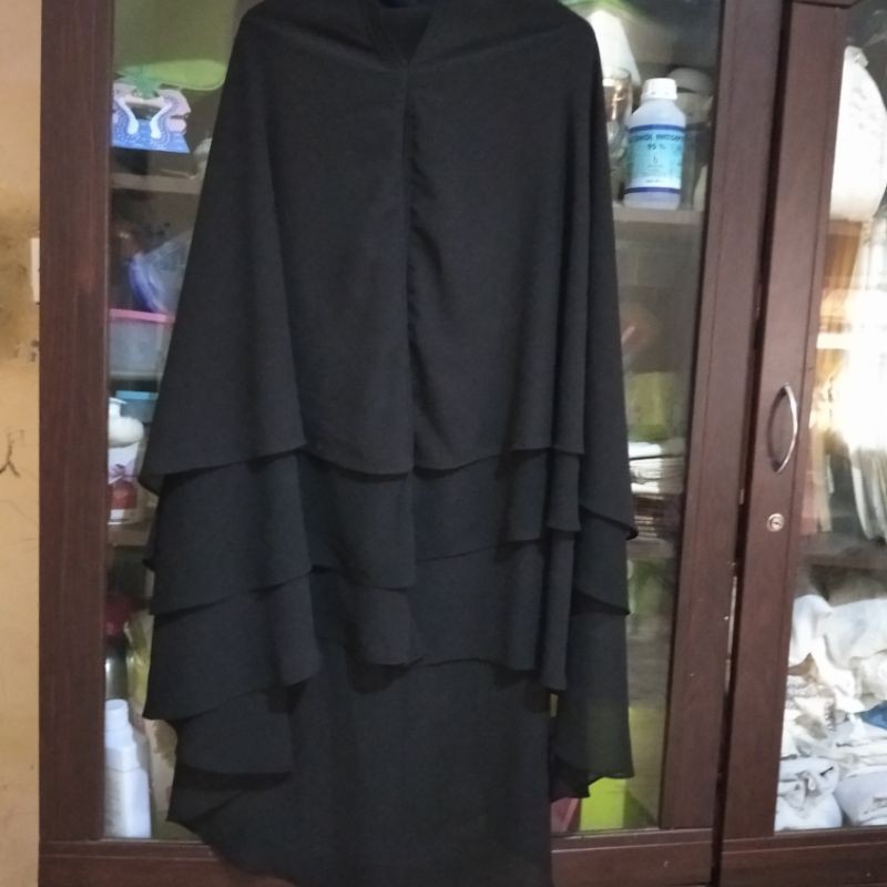 Preloved khimar ceruty hitam 3 layer