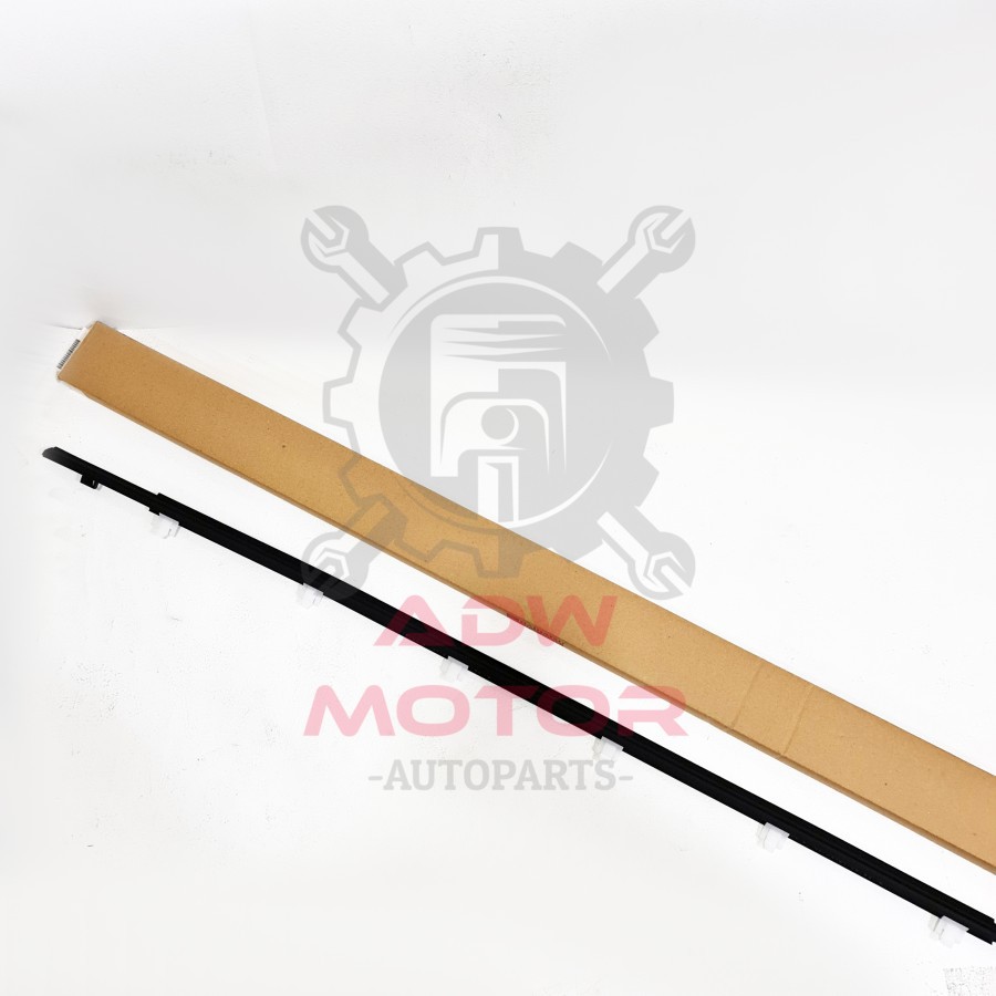 Pelipit Karet Kaca Luar Belakang Kanan Avanza Veloz Xenia All New