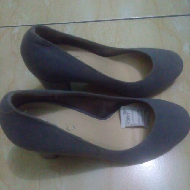 Sepatu kerja merk FLD