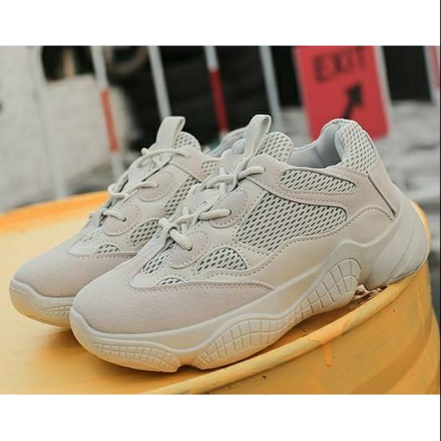 Sepatu sneakers yeezy fashion import tipe 1346