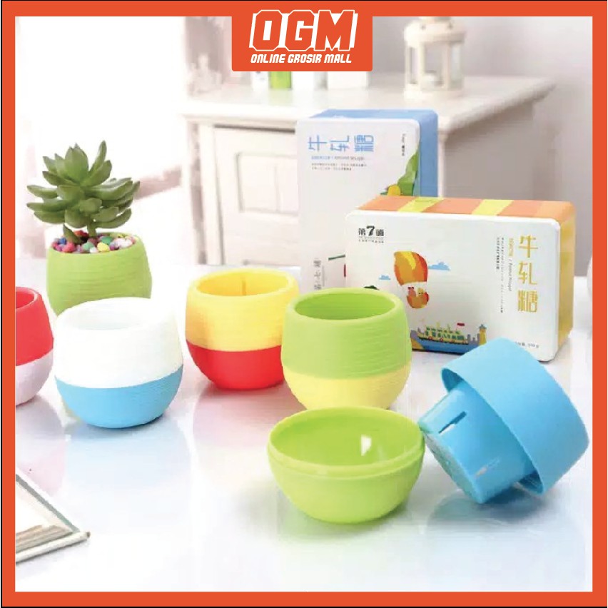 1 KG 40PCS Pot Bunga Mini Bahan Plastik Warna Warni 1 KG 40PCS Pot Bunga Mini Bahan Plastik Warna Warni