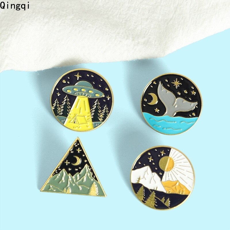 Bros Pin Enamel Desain Kartun Matahari Bulan Luar Angkasa Untuk Dekorasi Tas Denim