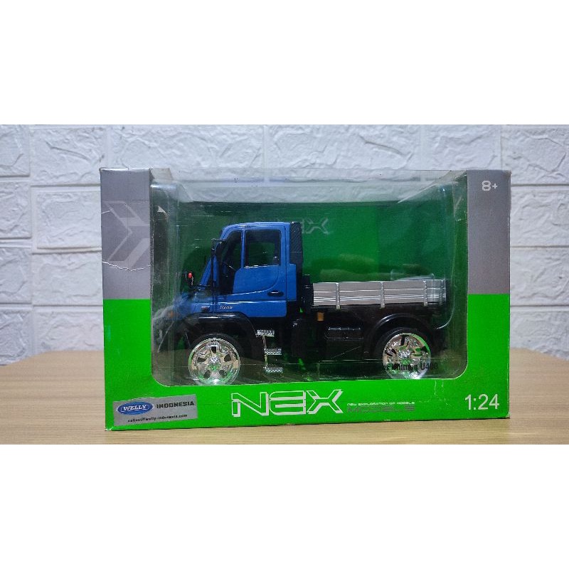 Diecast Mercedez Unimog