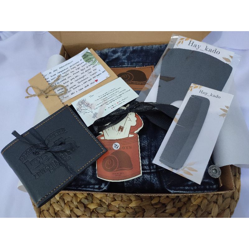

HAMPERS GIFT BOX COWOK JAKET JEANS COWOK