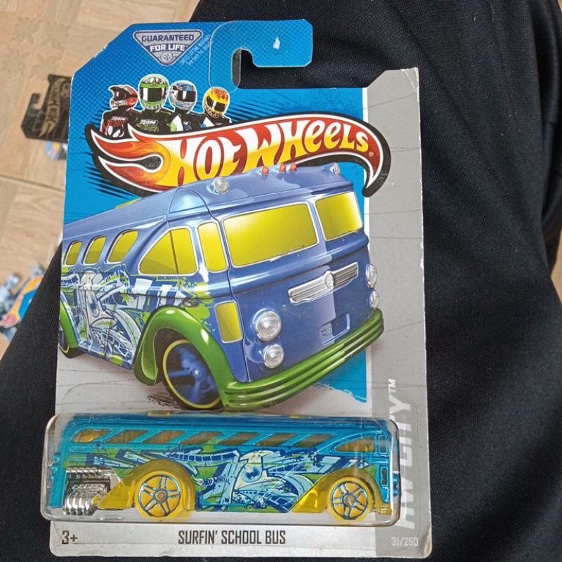 Hot wheels surfin School Bus