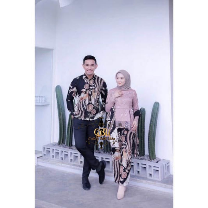 Kebaya Couple Modern Kebaya Tunangan Lamaran Wisuda Terbaru 2021