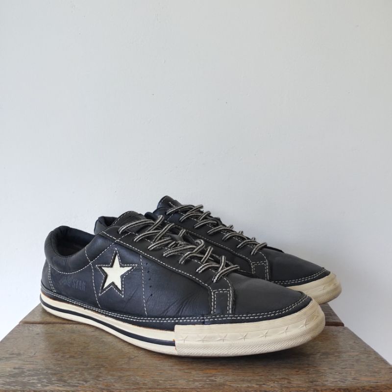 converse leather star