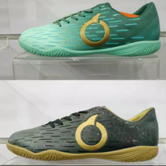 Sepatu futsal ortuseight plasma in