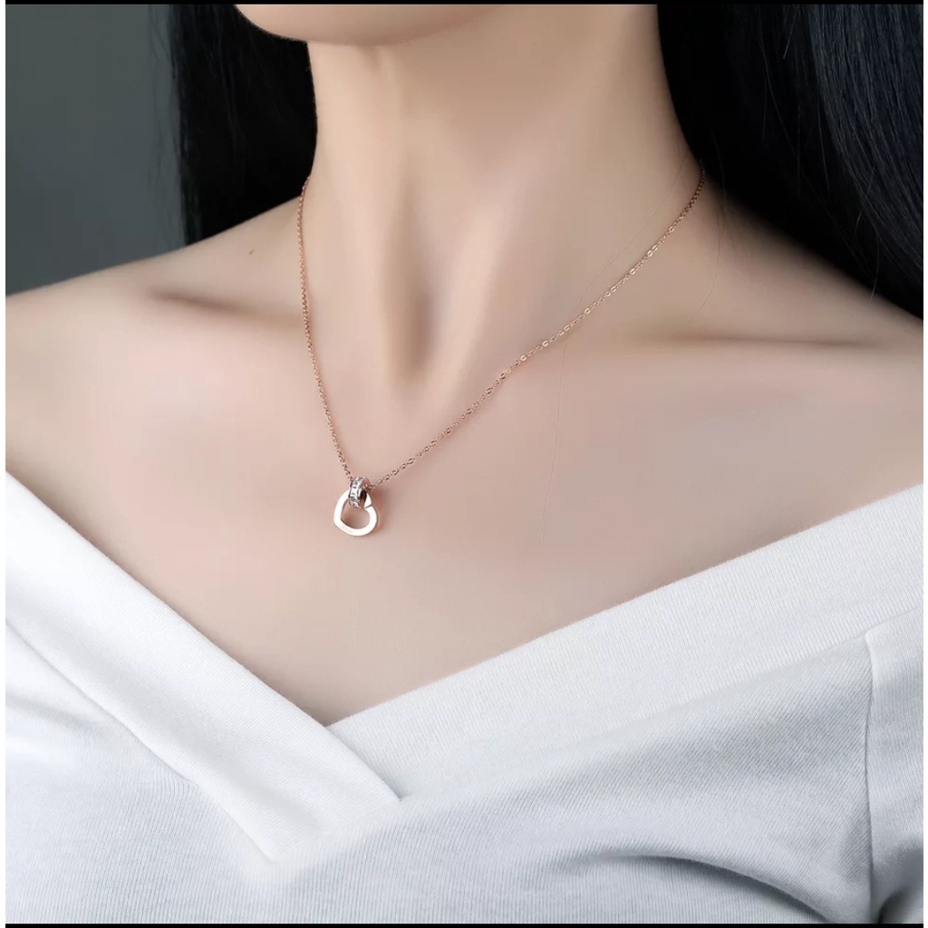 Kalung Titanium Love Ring Kristal Putih Rose Gold dan Gold