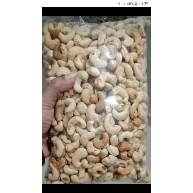

Kacang Mete Utuh