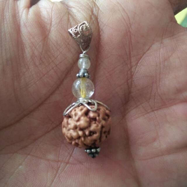 Liontin Genitri Mukhi 7 perak