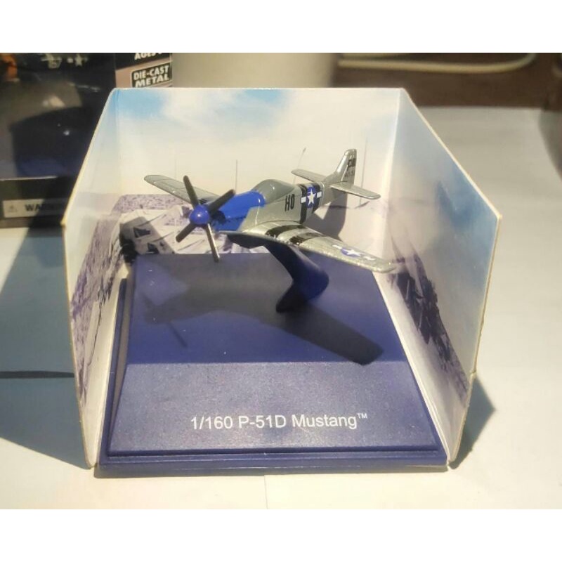diecast pesawat tempur p 51d Mustang dipajang dan mainan