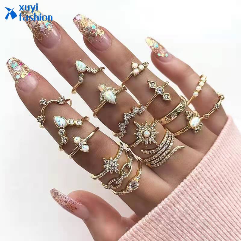 17pcs / Set Cincin Emas Bentuk Hexagram Gaya Vintage Untuk Wanita