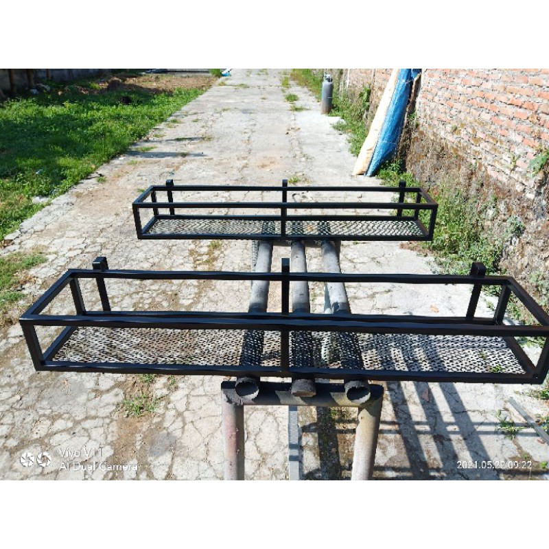 rak pot bunga panjang rak pot bunga gantung di pagar