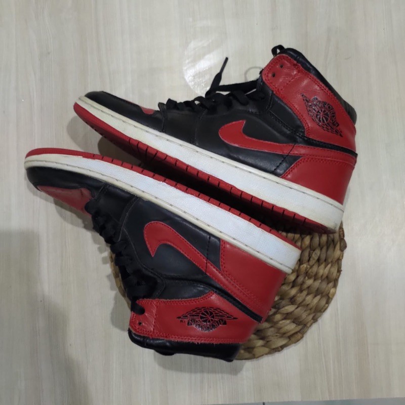 nike aj1 bred