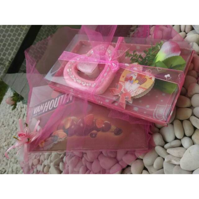 

Kado-Hadiah-Bunga-Coklat-Ultah-Valentine - Chocolate Music in Love