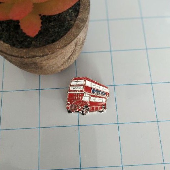 London bus pin