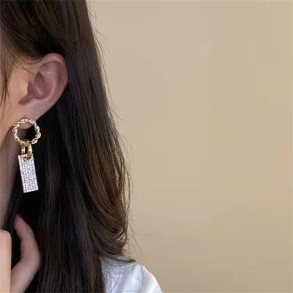 Anting Kristal Persegi Nanas Aksesoris Pesta Pernikahan Baru Menjuntai Anting Drop Earrings