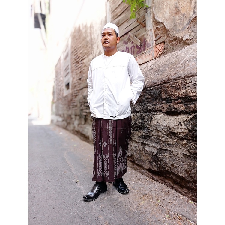 Sarung Sari Kembang Eksklusif by PT SARI WARNA ASLI