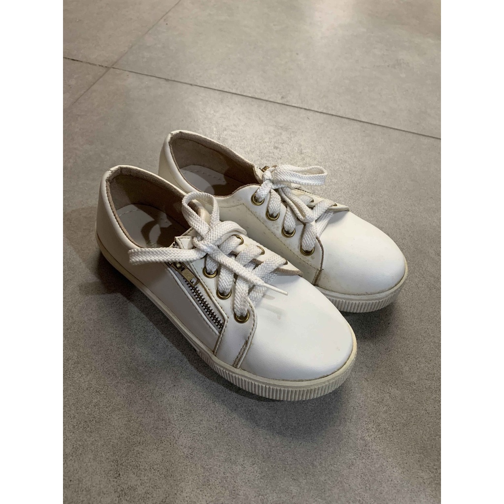 Khakikakiku Mary white Defect 31 Sneakers