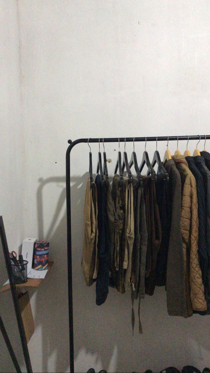 Hanger Kayu Dewasa Hitam Gantungan Baju Pakaian Display Baju Distro Butik Hitam Palang Dewasa Remaja