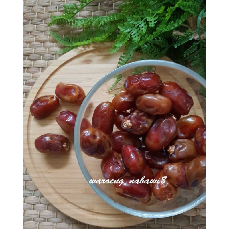 

Kurma khalas 1 kg