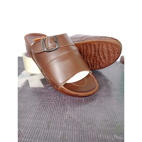 sandal kulit asli original pria berkualitas murah casual  kekinian tready bagus 100%