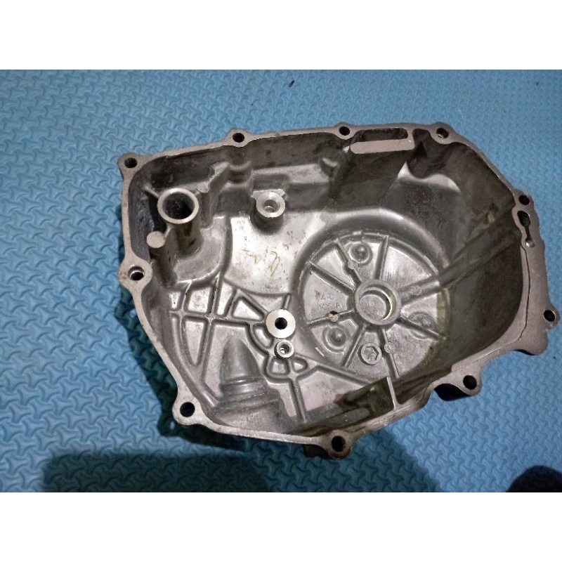 BLOCK  BLOK OLI KANAN HONDA SUPRA X 125 HELM IN ORIGINAL KYZ