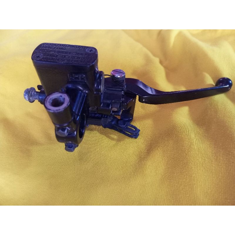 Master Rem Depan Atas Dudukan Spion Kanan dan handle kanan Honda Beat Street scoopy ORIGINAL